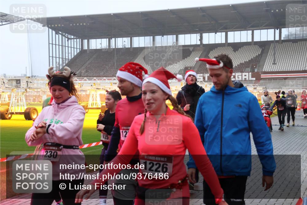 07.12.2025 - St. Pauli X-Mass-Run No. 15 Luisa Fischer http://msf.ph/oto/9376486 07.12.2025 11:08:40 Ziel 2, 515, 635, 12, 1230, 15, 1226, 1355, 1596, 1978, 100, 152, 155, 166, 271, 273, 286, 293, 396, 446, 629, 635, 653, 758, 772, 774, 784, 1078, 1107, 1123, 1129, 1170, 1184, 1226, 1230, 1249, 1342, 1355, 1378, 1381, 1382, 1383, 1424, 1439, 1441, 1460, 1491, 1520, 1525, 1559, 1560, 1596, 1625, 1706, 1809, 1810, 1812, 2259, 2893, 4584, 4798, 4815, 4819, 4830 meine-sportfotos.de