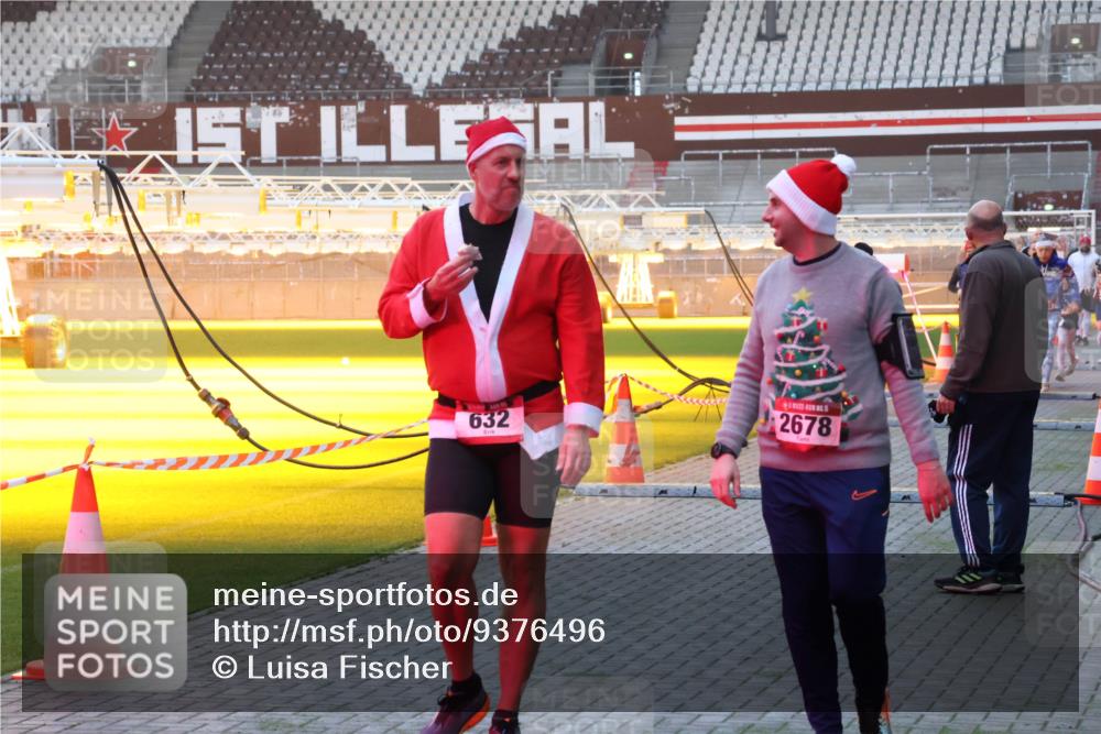 07.12.2025 - St. Pauli X-Mass-Run No. 15 Luisa Fischer http://msf.ph/oto/9376496 07.12.2025 09:58:29 Ziel 632, 2678, 441, 1633, 1774, 2205, 2984, 3405, 3515, 4030 meine-sportfotos.de