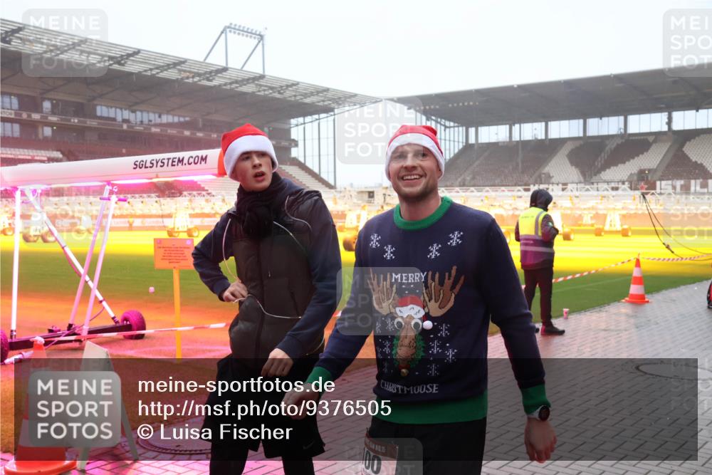 07.12.2025 - St. Pauli X-Mass-Run No. 15 Luisa Fischer http://msf.ph/oto/9376505 07.12.2025 11:08:43 Ziel 15, 00, 100, 152, 155, 166, 286, 293, 396, 446, 629, 635, 653, 758, 772, 774, 784, 1078, 1107, 1123, 1129, 1170, 1184, 1226, 1230, 1249, 1342, 1355, 1378, 1381, 1382, 1383, 1424, 1460, 1491, 1520, 1525, 1559, 1560, 1596, 1625, 1706, 1809, 1810, 2259, 2893, 4584, 4798, 4815, 4819, 4830 meine-sportfotos.de