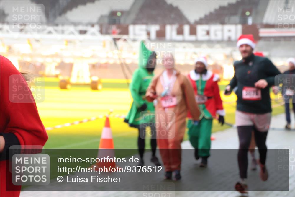 07.12.2025 - St. Pauli X-Mass-Run No. 15 Luisa Fischer http://msf.ph/oto/9376512 07.12.2025 10:23:28 Ziel 794, 1996, 2123, 2304, 2508, 2511, 2638, 3052, 3078, 3079, 3780, 4005, 4141, 4287, 4407, 4411, 4419, 4458, 4509, 4539 meine-sportfotos.de