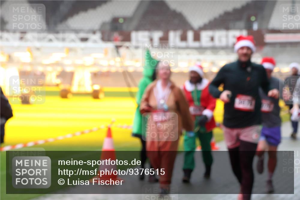 07.12.2025 - St. Pauli X-Mass-Run No. 15 Luisa Fischer http://msf.ph/oto/9376515 07.12.2025 10:23:29 Ziel 794, 1996, 2123, 2304, 2508, 2511, 2638, 3052, 3078, 3079, 3780, 4005, 4141, 4287, 4407, 4411, 4419, 4458, 4509, 4539 meine-sportfotos.de