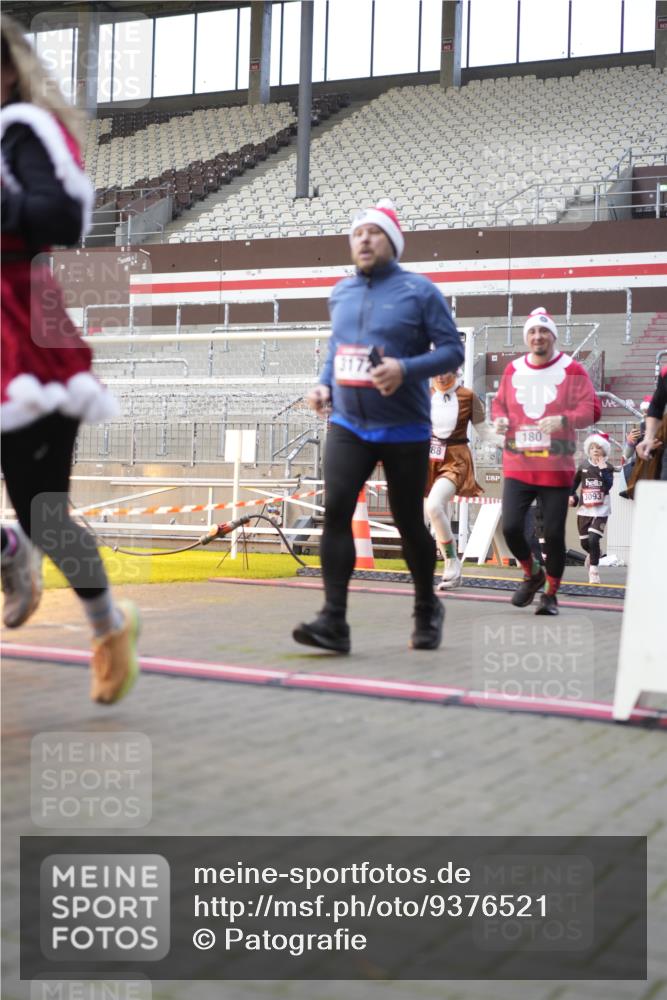 07.12.2025 - St. Pauli X-Mass-Run No. 15 Patografie http://msf.ph/oto/9376521 07.12.2025 10:05:56 Ziel 2, 3, 148, 180, 424, 468, 676, 805, 834, 1788, 1789, 1791, 2756, 2757, 2894, 2968, 3093, 3172, 3196, 3812, 3814, 3857, 3859, 3877, 4194, 4195, 4235, 4236, 4237, 4246, 4251 meine-sportfotos.de