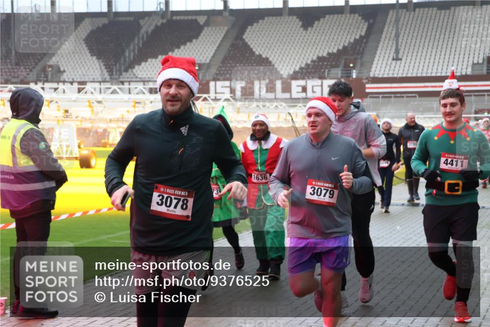 07.12.2025 - St. Pauli X-Mass-Run No. 15 Luisa Fischer http://msf.ph/oto/9376525 07.12.2025 10:23:30 Ziel 06, 3, 5, 3078, 73, 1636, 3079, 1780, 4411, 794, 1996, 2123, 2304, 2508, 2511, 2638, 3052, 3078, 3079, 3780, 4005, 4141, 4287, 4407, 4411, 4419, 4458, 4509, 4539 meine-sportfotos.de
