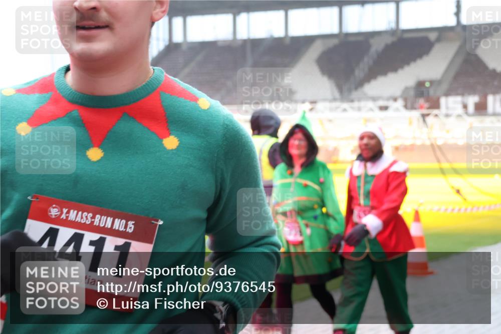 07.12.2025 - St. Pauli X-Mass-Run No. 15 Luisa Fischer http://msf.ph/oto/9376545 07.12.2025 10:23:33 Ziel 15, 4411, 794, 1996, 2123, 2304, 2508, 2511, 2638, 3052, 3078, 3079, 3780, 4005, 4141, 4287, 4407, 4411, 4419, 4458, 4509, 4539 meine-sportfotos.de