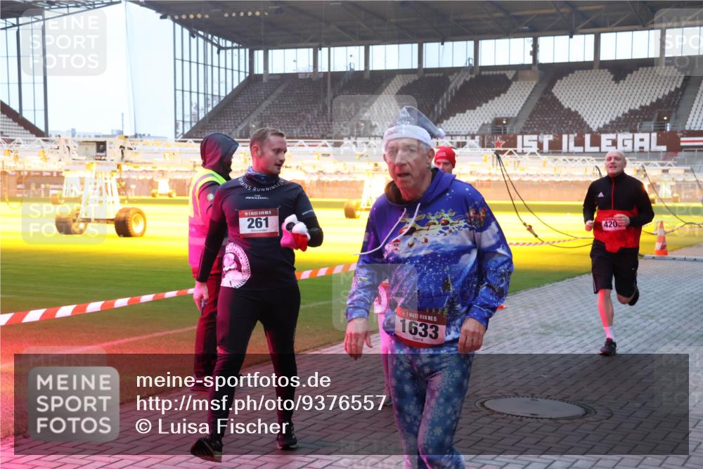 07.12.2025 - St. Pauli X-Mass-Run No. 15 Luisa Fischer http://msf.ph/oto/9376557 07.12.2025 09:58:41 Ziel 1, 15, 261, 15, 1633, 420, 238, 261, 441, 483, 1173, 1603, 1633, 1774, 2205, 3405, 3515, 4031, 4206 meine-sportfotos.de