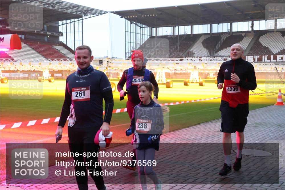 07.12.2025 - St. Pauli X-Mass-Run No. 15 Luisa Fischer http://msf.ph/oto/9376569 07.12.2025 09:58:42 Ziel 5, 261, 3515, 4206, 15, 238, 238, 261, 441, 483, 532, 1173, 1603, 1633, 1774, 2205, 3405, 3515, 4031, 4206 meine-sportfotos.de