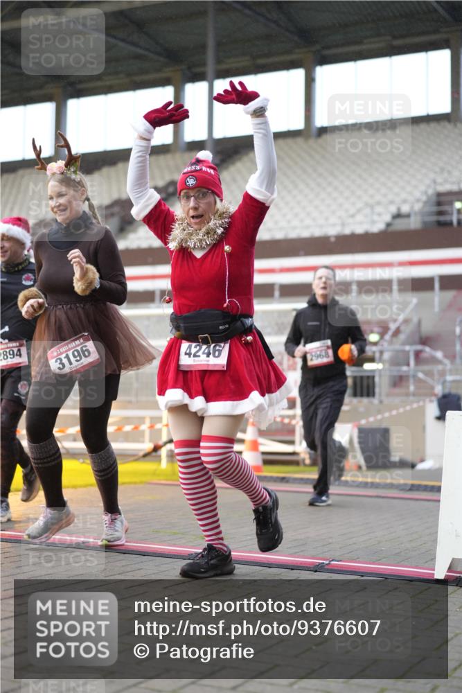 07.12.2025 - St. Pauli X-Mass-Run No. 15 Patografie http://msf.ph/oto/9376607 07.12.2025 10:06:01 Ziel 127, 148, 180, 424, 468, 676, 805, 834, 967, 969, 1788, 2756, 2757, 2894, 2968, 3093, 3172, 3196, 3812, 3814, 3857, 3859, 3877, 4235, 4236, 4237, 4246, 4251, 4670, 4676 meine-sportfotos.de