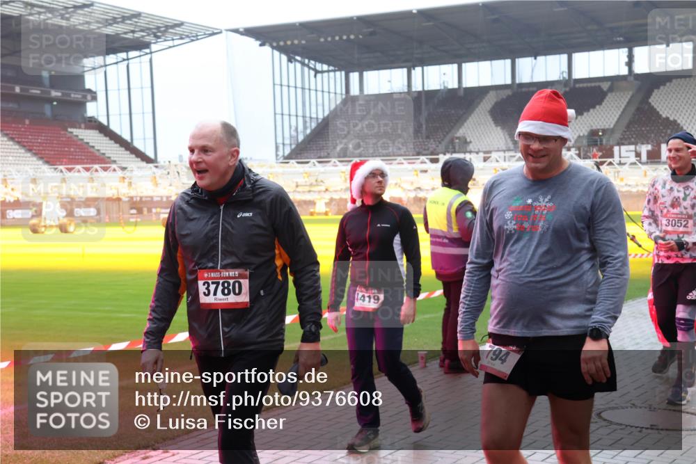 07.12.2025 - St. Pauli X-Mass-Run No. 15 Luisa Fischer http://msf.ph/oto/9376608 07.12.2025 10:23:43 Ziel 15, 3780, 1419, 3052, 794, 638, 1996, 2123, 2304, 2508, 2511, 2638, 3052, 3078, 3079, 3539, 3644, 3649, 3780, 3887, 3890, 4005, 4141, 4145, 4287, 4458, 4549 meine-sportfotos.de