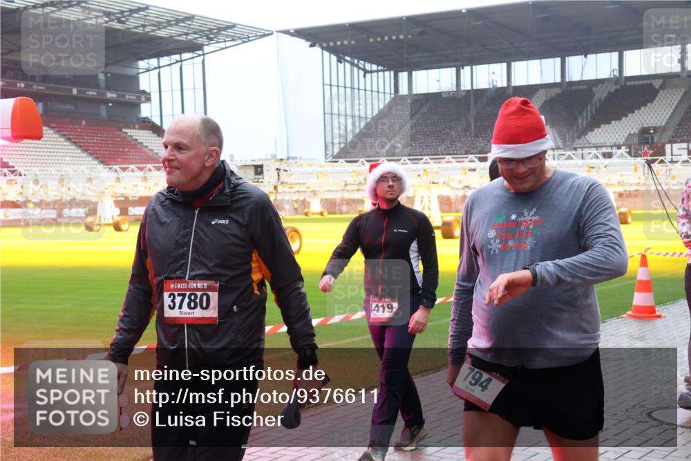 07.12.2025 - St. Pauli X-Mass-Run No. 15 Luisa Fischer http://msf.ph/oto/9376611 07.12.2025 10:23:43 Ziel 15, 3780, 419, 794, 638, 1996, 2123, 2304, 2508, 2511, 2638, 3052, 3078, 3079, 3539, 3644, 3649, 3780, 3887, 3890, 4005, 4141, 4145, 4287, 4458, 4549 meine-sportfotos.de