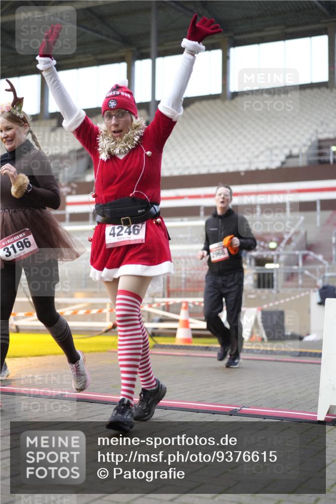 07.12.2025 - St. Pauli X-Mass-Run No. 15 Patografie http://msf.ph/oto/9376615 07.12.2025 10:06:01 Ziel 127, 148, 180, 424, 468, 676, 805, 834, 967, 969, 1788, 2756, 2757, 2894, 2968, 3093, 3172, 3196, 3812, 3814, 3857, 3859, 3877, 4235, 4236, 4237, 4246, 4251, 4670, 4676 meine-sportfotos.de