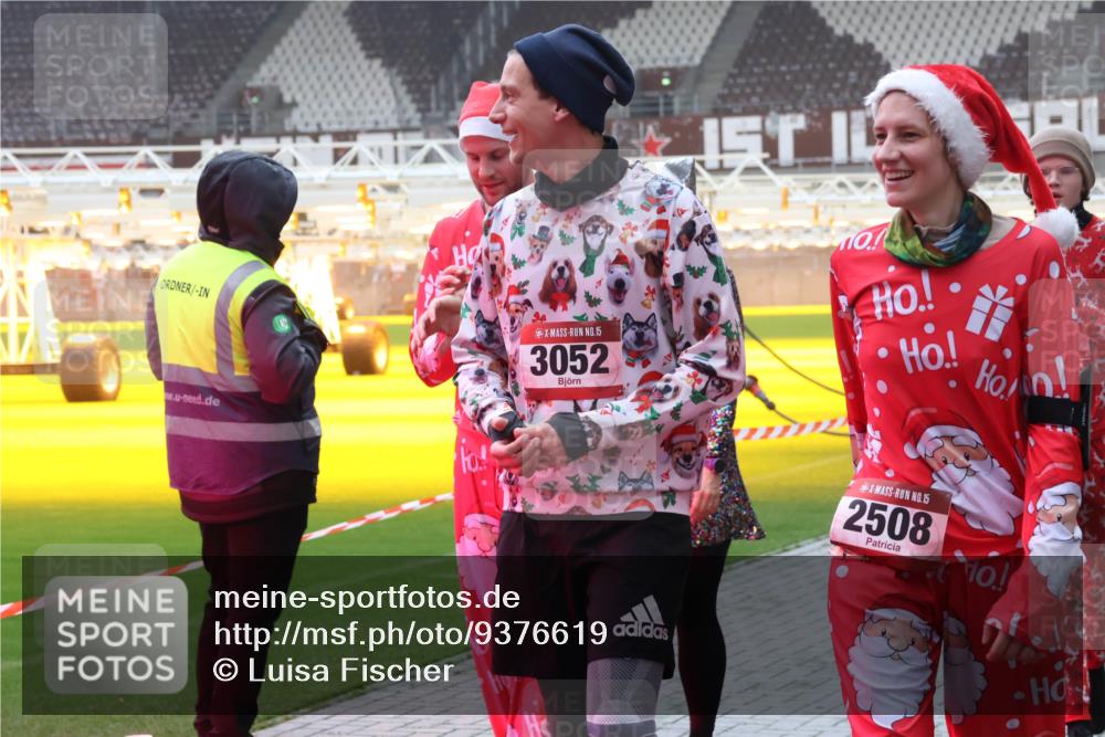 07.12.2025 - St. Pauli X-Mass-Run No. 15 Luisa Fischer http://msf.ph/oto/9376619 07.12.2025 10:23:45 Ziel 1, 15, 3052, 15, 2508, 10, 638, 1996, 2123, 2304, 2508, 2511, 2638, 3052, 3078, 3079, 3539, 3644, 3649, 3887, 3890, 4005, 4141, 4145, 4458, 4549 meine-sportfotos.de