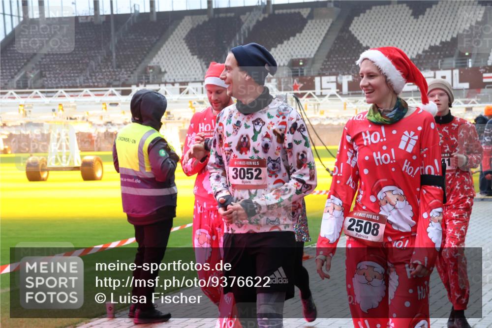 07.12.2025 - St. Pauli X-Mass-Run No. 15 Luisa Fischer http://msf.ph/oto/9376622 07.12.2025 10:23:45 Ziel 15, 3052, 15, 2508, 638, 1996, 2123, 2304, 2508, 2511, 2638, 3052, 3078, 3079, 3539, 3644, 3649, 3887, 3890, 4005, 4141, 4145, 4458, 4549 meine-sportfotos.de