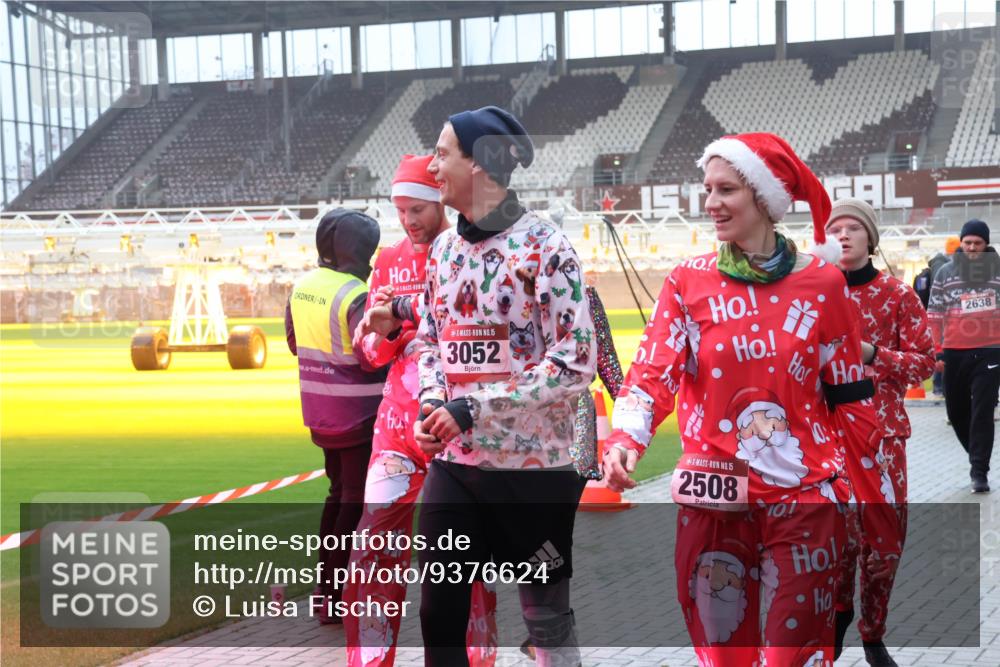 07.12.2025 - St. Pauli X-Mass-Run No. 15 Luisa Fischer http://msf.ph/oto/9376624 07.12.2025 10:23:45 Ziel 15, 3052, 15, 2508, 101, 2638, 638, 1996, 2123, 2304, 2508, 2511, 2638, 3052, 3078, 3079, 3539, 3644, 3649, 3887, 3890, 4005, 4141, 4145, 4458, 4549 meine-sportfotos.de