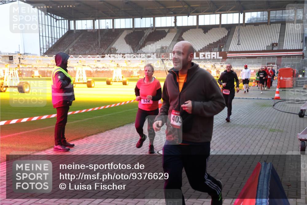 07.12.2025 - St. Pauli X-Mass-Run No. 15 Luisa Fischer http://msf.ph/oto/9376629 07.12.2025 09:58:52 Ziel 532, 403, 1603, 238, 261, 483, 532, 1003, 1115, 1173, 1528, 1542, 1603, 1633, 1774, 1782, 1785, 2205, 2392, 3308, 3405, 3515, 4031, 4206 meine-sportfotos.de