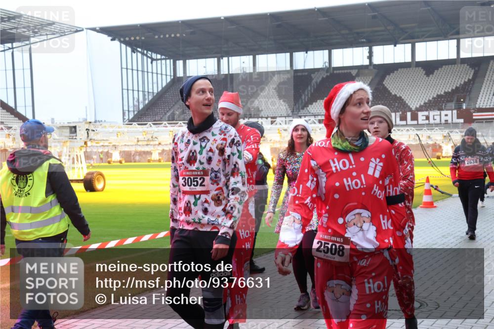 07.12.2025 - St. Pauli X-Mass-Run No. 15 Luisa Fischer http://msf.ph/oto/9376631 07.12.2025 10:23:46 Ziel 191, 15, 3052, 2638, 15, 2508, 10, 638, 1996, 2123, 2304, 2508, 2511, 2638, 3052, 3078, 3079, 3539, 3644, 3649, 3887, 3890, 4005, 4141, 4145, 4458, 4549 meine-sportfotos.de