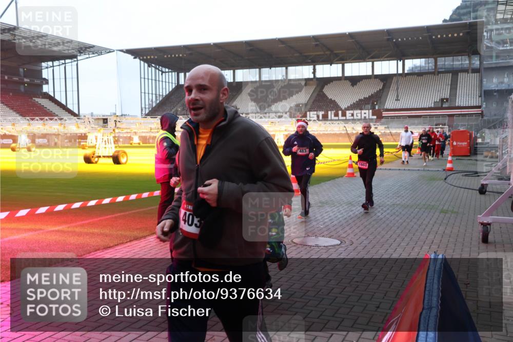 07.12.2025 - St. Pauli X-Mass-Run No. 15 Luisa Fischer http://msf.ph/oto/9376634 07.12.2025 09:58:53 Ziel 403, 483, 1603, 238, 261, 483, 532, 1003, 1115, 1173, 1528, 1542, 1603, 1633, 1774, 1782, 1785, 2205, 2392, 3308, 3405, 3515, 4031, 4206 meine-sportfotos.de