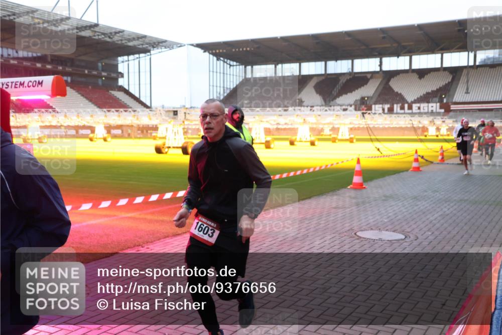 07.12.2025 - St. Pauli X-Mass-Run No. 15 Luisa Fischer http://msf.ph/oto/9376656 07.12.2025 09:58:56 Ziel 1603, 238, 261, 483, 532, 655, 1003, 1115, 1173, 1528, 1542, 1603, 1633, 1774, 1782, 1785, 2205, 2392, 3308, 3405, 3515, 4031, 4206 meine-sportfotos.de