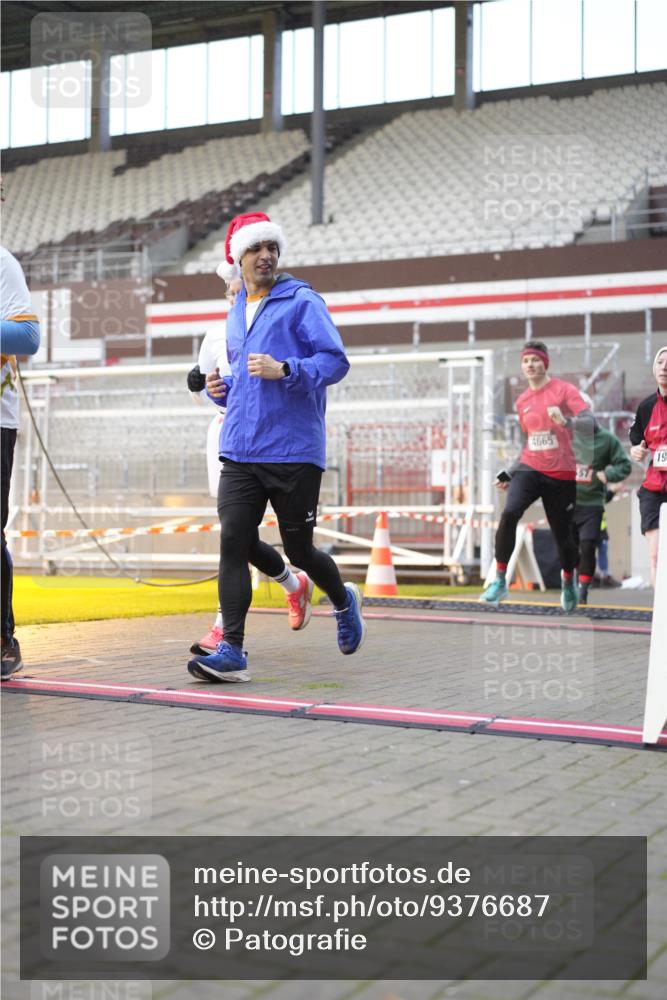 07.12.2025 - St. Pauli X-Mass-Run No. 15 Patografie http://msf.ph/oto/9376687 07.12.2025 10:06:07 Ziel 127, 148, 180, 424, 468, 805, 834, 893, 967, 969, 1119, 1788, 1937, 2756, 2757, 2894, 2968, 3093, 3172, 3196, 3812, 3814, 3857, 3859, 4235, 4236, 4237, 4246, 4251, 4657, 4665, 4670, 4672, 4676, 4677, 4736, 4739 meine-sportfotos.de