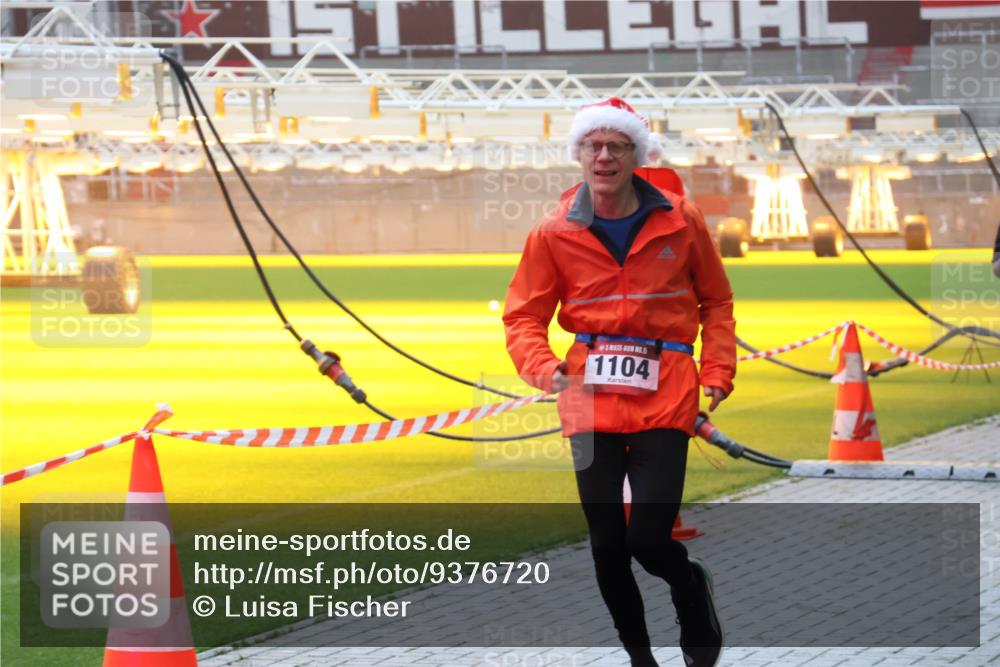 07.12.2025 - St. Pauli X-Mass-Run No. 15 Luisa Fischer http://msf.ph/oto/9376720 07.12.2025 10:24:05 Ziel 5, 1104, 638, 1104, 2508, 2511, 2603, 2634, 3052, 3078, 3079, 3539, 3644, 3649, 3887, 3890, 3968, 4005, 4043, 4139, 4141, 4144, 4145, 4203, 4377, 4378, 4458, 4549, 4765 meine-sportfotos.de