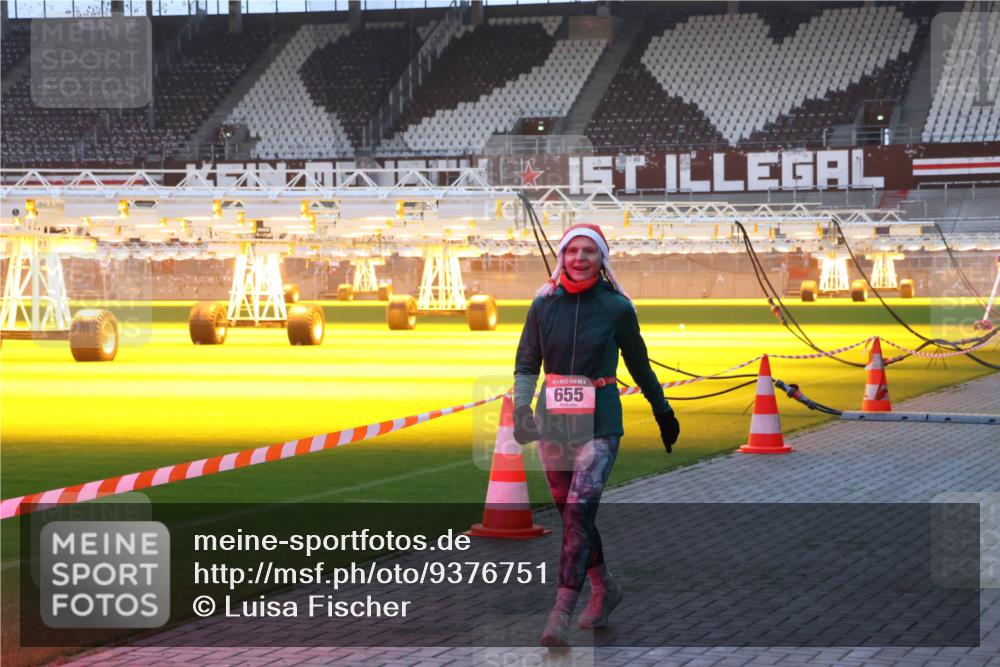 07.12.2025 - St. Pauli X-Mass-Run No. 15 Luisa Fischer http://msf.ph/oto/9376751 07.12.2025 09:59:12 Ziel 655, 238, 261, 483, 532, 655, 1003, 1115, 1173, 1528, 1542, 1603, 1633, 1774, 1782, 1785, 2205, 2392, 3147, 3308, 3345, 3515, 4031, 4206 meine-sportfotos.de