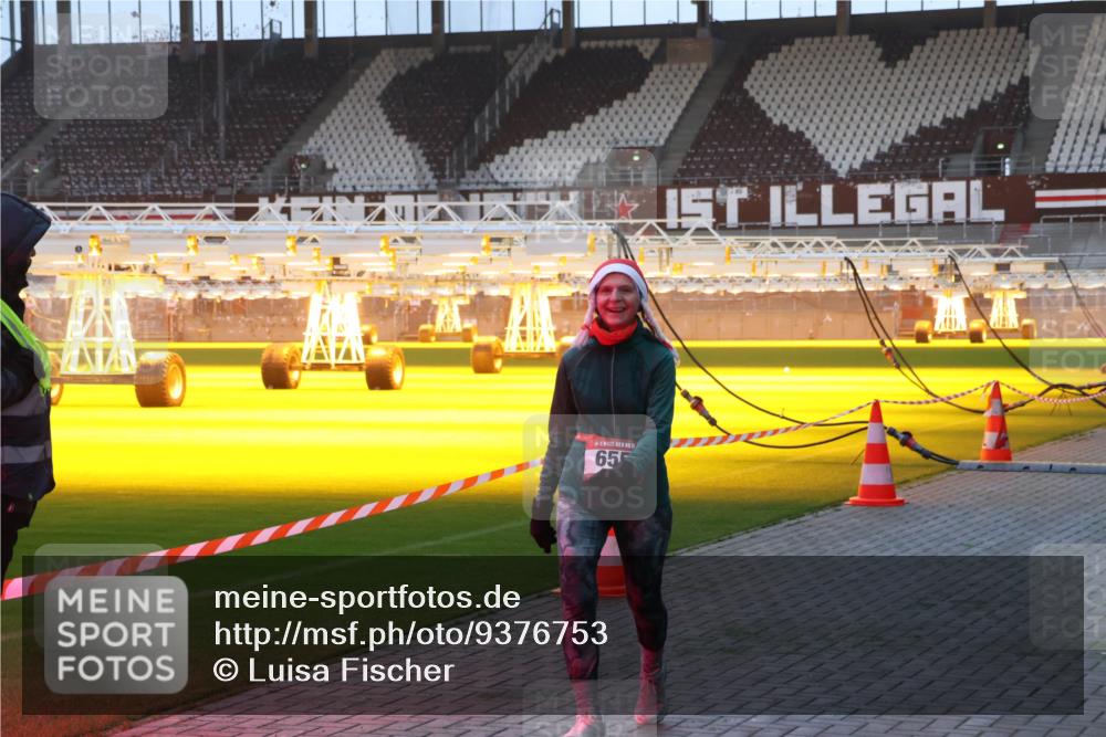 07.12.2025 - St. Pauli X-Mass-Run No. 15 Luisa Fischer http://msf.ph/oto/9376753 07.12.2025 09:59:13 Ziel 65, 238, 261, 483, 532, 655, 1003, 1115, 1173, 1528, 1542, 1603, 1633, 1774, 1782, 1785, 2205, 2392, 2529, 3147, 3308, 3345, 4031, 4206 meine-sportfotos.de