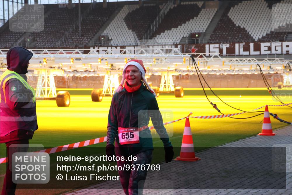07.12.2025 - St. Pauli X-Mass-Run No. 15 Luisa Fischer http://msf.ph/oto/9376769 07.12.2025 09:59:14 Ziel 15, 655, 238, 261, 483, 532, 655, 1003, 1115, 1173, 1528, 1542, 1603, 1774, 1782, 1785, 2205, 2392, 2529, 3147, 3308, 3345, 4031, 4206 meine-sportfotos.de