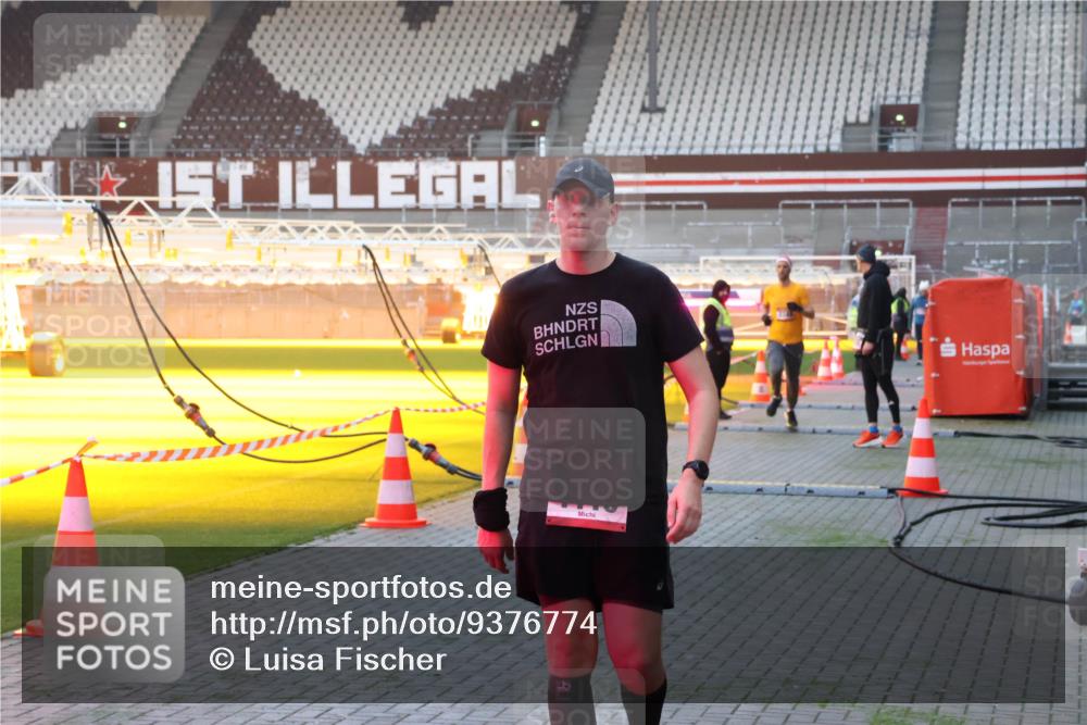 07.12.2025 - St. Pauli X-Mass-Run No. 15 Luisa Fischer http://msf.ph/oto/9376774 07.12.2025 09:59:16 Ziel 238, 261, 483, 532, 655, 1003, 1115, 1173, 1528, 1542, 1603, 1782, 1785, 2205, 2392, 2529, 3147, 3308, 3345, 4031, 4206 meine-sportfotos.de