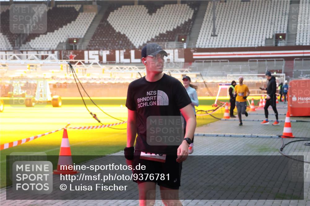 07.12.2025 - St. Pauli X-Mass-Run No. 15 Luisa Fischer http://msf.ph/oto/9376781 07.12.2025 09:59:17 Ziel 238, 261, 483, 532, 655, 1003, 1115, 1173, 1528, 1542, 1603, 1782, 1785, 2205, 2392, 2529, 3147, 3308, 3345, 4031, 4206 meine-sportfotos.de