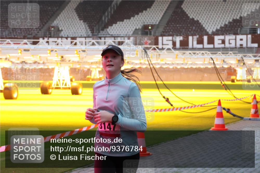 07.12.2025 - St. Pauli X-Mass-Run No. 15 Luisa Fischer http://msf.ph/oto/9376784 07.12.2025 09:59:20 Ziel 3147, 483, 532, 655, 939, 1003, 1115, 1528, 1542, 1603, 1782, 1785, 2392, 2529, 3147, 3308, 3345, 4031 meine-sportfotos.de