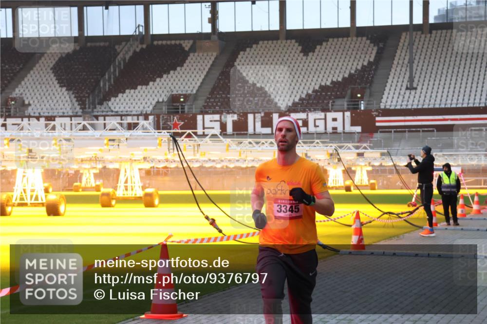 07.12.2025 - St. Pauli X-Mass-Run No. 15 Luisa Fischer http://msf.ph/oto/9376797 07.12.2025 09:59:22 Ziel 3345, 483, 532, 655, 939, 1003, 1115, 1120, 1528, 1542, 1603, 1782, 1785, 2392, 2529, 3147, 3308, 3345, 4031 meine-sportfotos.de
