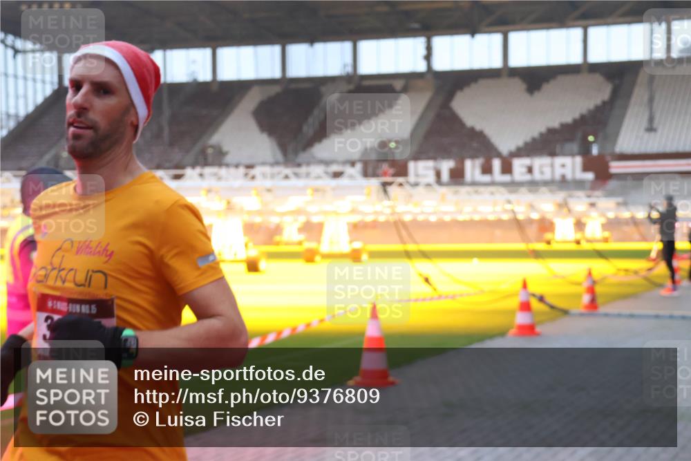 07.12.2025 - St. Pauli X-Mass-Run No. 15 Luisa Fischer http://msf.ph/oto/9376809 07.12.2025 09:59:24 Ziel 2, 483, 532, 655, 939, 1003, 1115, 1120, 1528, 1542, 1603, 1782, 1785, 2392, 2529, 3147, 3308, 3345 meine-sportfotos.de