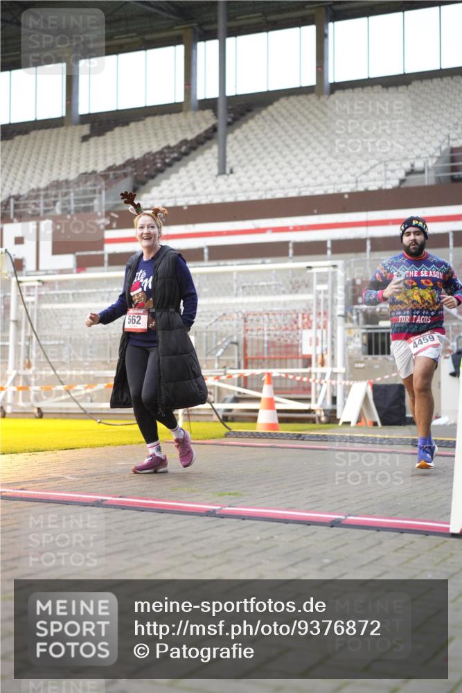 07.12.2025 - St. Pauli X-Mass-Run No. 15 Patografie http://msf.ph/oto/9376872 07.12.2025 10:06:25 Ziel 34, 187, 562, 1369, 1479, 1480, 1832, 1946, 3213, 3232, 3534, 3535, 3536, 3537, 4459, 4672, 4677 meine-sportfotos.de