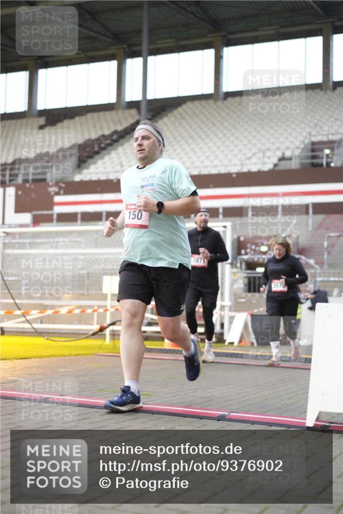 07.12.2025 - St. Pauli X-Mass-Run No. 15 Patografie http://msf.ph/oto/9376902 07.12.2025 10:06:31 Ziel 34, 150, 562, 1369, 1479, 1480, 1946, 3213, 3232, 3330, 3333, 3534, 3535, 3536, 3537, 3970, 3971, 4459 meine-sportfotos.de