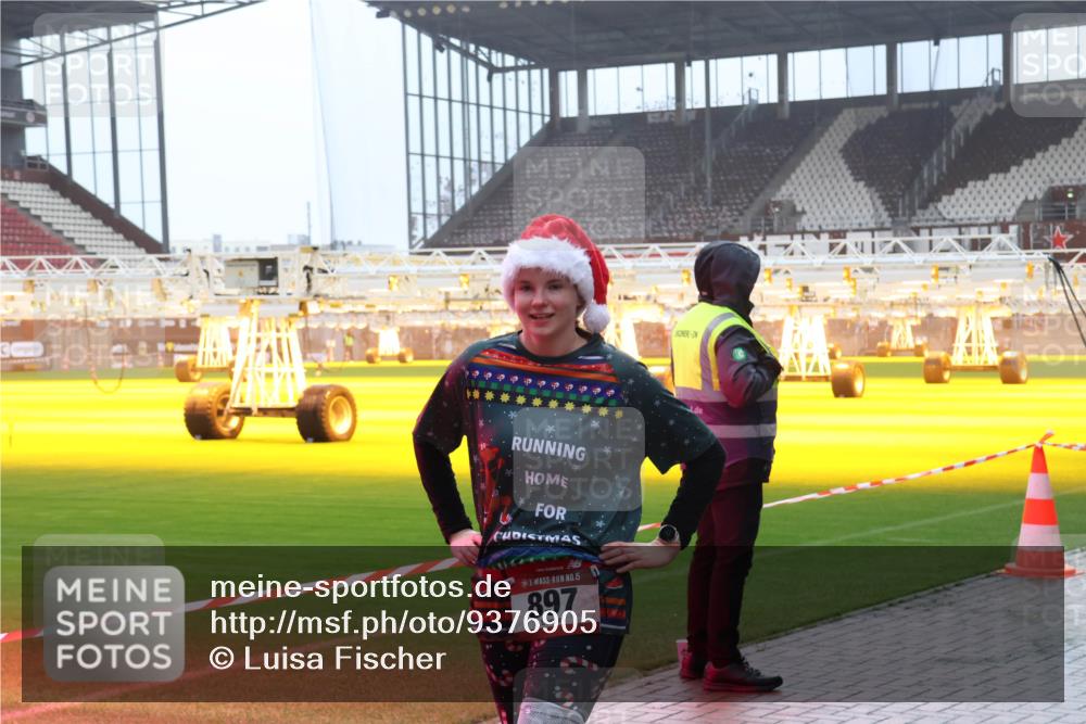 07.12.2025 - St. Pauli X-Mass-Run No. 15 Luisa Fischer http://msf.ph/oto/9376905 07.12.2025 10:24:42 Ziel 15, 897, 711, 712, 897, 1986, 2071, 2603, 2634, 3968, 4040, 4122, 4139, 4140, 4144, 4203, 4479, 4689, 4692, 4694, 4765, 4766, 4780 meine-sportfotos.de