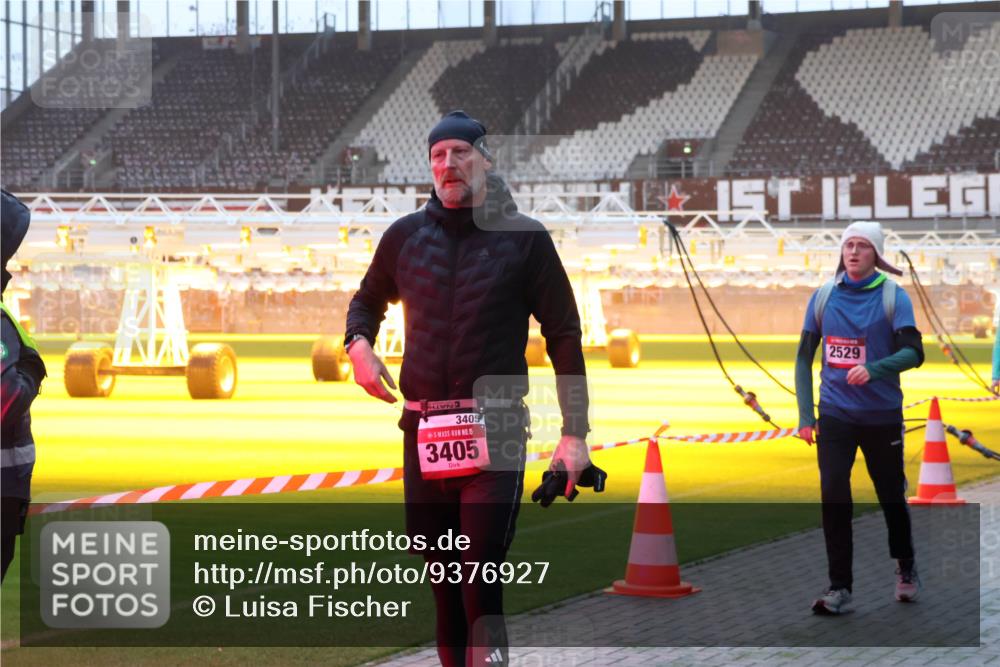 07.12.2025 - St. Pauli X-Mass-Run No. 15 Luisa Fischer http://msf.ph/oto/9376927 07.12.2025 09:59:52 Ziel 3405, 15, 3405, 2529, 488, 910, 911, 939, 961, 1120, 1763, 2186, 2204, 2207, 2529, 2657, 3147, 3345, 3513, 4029, 4051, 4052, 4465 meine-sportfotos.de