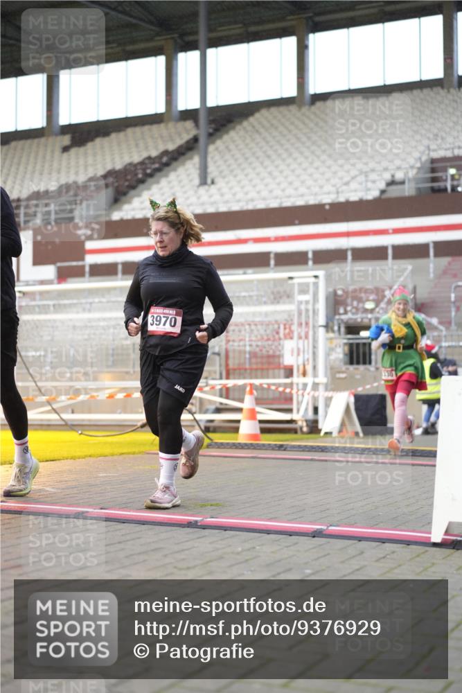 07.12.2025 - St. Pauli X-Mass-Run No. 15 Patografie http://msf.ph/oto/9376929 07.12.2025 10:06:33 Ziel 34, 150, 562, 1369, 1479, 1480, 1946, 3213, 3232, 3330, 3333, 3534, 3535, 3536, 3537, 3970, 3971, 4459 meine-sportfotos.de