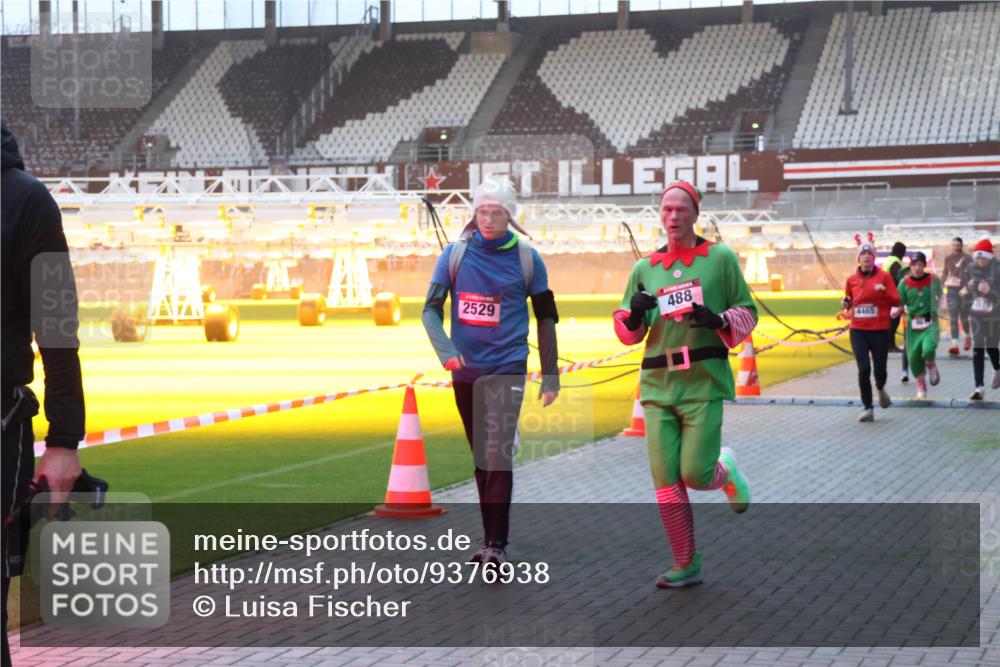 07.12.2025 - St. Pauli X-Mass-Run No. 15 Luisa Fischer http://msf.ph/oto/9376938 07.12.2025 09:59:53 Ziel 2529, 488, 4465, 488, 910, 911, 939, 961, 1120, 1763, 2186, 2204, 2207, 2529, 2657, 3147, 3345, 3513, 4029, 4051, 4052, 4465 meine-sportfotos.de