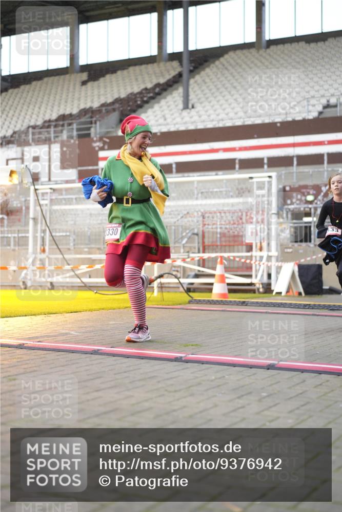 07.12.2025 - St. Pauli X-Mass-Run No. 15 Patografie http://msf.ph/oto/9376942 07.12.2025 10:06:35 Ziel 150, 562, 1479, 1480, 2129, 3213, 3232, 3330, 3333, 3534, 3535, 3536, 3537, 3970, 3971, 4459 meine-sportfotos.de