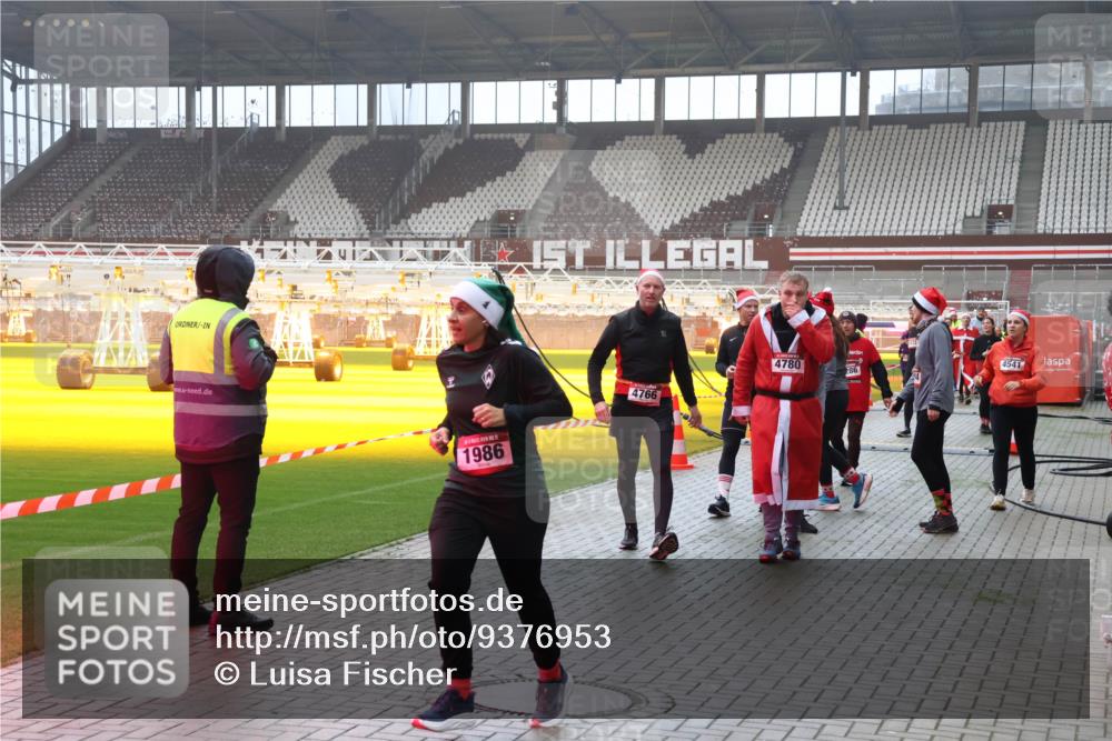 07.12.2025 - St. Pauli X-Mass-Run No. 15 Luisa Fischer http://msf.ph/oto/9376953 07.12.2025 10:25:04 Ziel 1986, 4766, 4780, 4541, 286, 712, 897, 915, 974, 1986, 2071, 3152, 4040, 4078, 4079, 4091, 4092, 4122, 4135, 4136, 4140, 4155, 4177, 4474, 4496, 4497, 4530, 4541, 4542, 4689, 4692, 4694, 4766, 4780, 4846 meine-sportfotos.de
