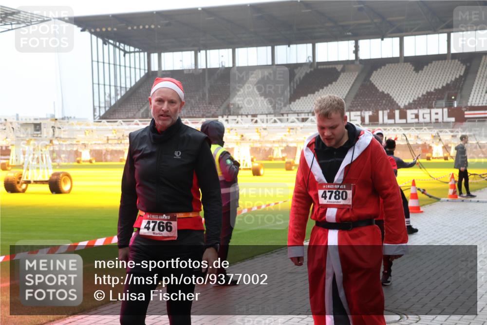 07.12.2025 - St. Pauli X-Mass-Run No. 15 Luisa Fischer http://msf.ph/oto/9377002 07.12.2025 10:25:10 Ziel 4766, 1, 40, 15, 4780, 712, 915, 974, 1986, 2071, 3152, 4078, 4079, 4091, 4092, 4122, 4135, 4136, 4140, 4155, 4177, 4431, 4474, 4496, 4497, 4513, 4514, 4530, 4541, 4542, 4689, 4692, 4694, 4766, 4780, 4846 meine-sportfotos.de