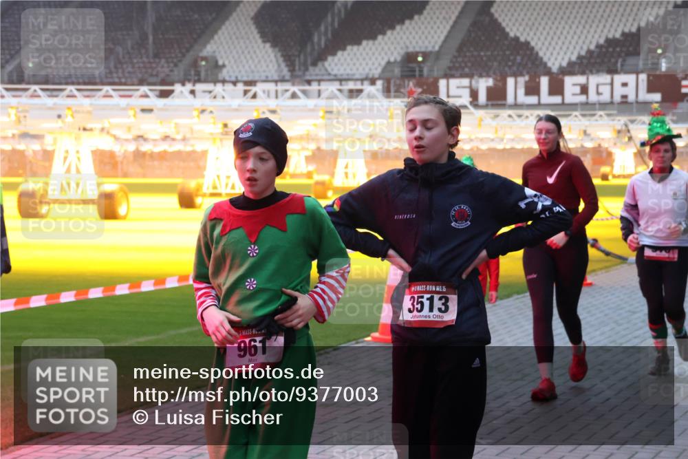 07.12.2025 - St. Pauli X-Mass-Run No. 15 Luisa Fischer http://msf.ph/oto/9377003 07.12.2025 10:00:03 Ziel 961, 15, 3513, 488, 910, 911, 934, 939, 961, 1112, 1120, 1763, 2186, 2204, 2207, 2657, 2729, 2964, 3513, 4029, 4051, 4052, 4465 meine-sportfotos.de