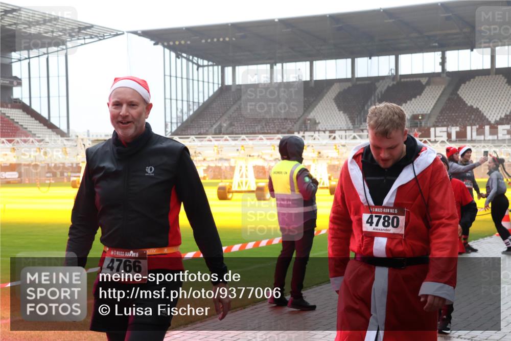 07.12.2025 - St. Pauli X-Mass-Run No. 15 Luisa Fischer http://msf.ph/oto/9377006 07.12.2025 10:25:11 Ziel 5, 4766, 8, 15, 4780, 46, 712, 915, 974, 1986, 2071, 3152, 4078, 4079, 4091, 4092, 4122, 4135, 4136, 4140, 4155, 4177, 4431, 4474, 4496, 4497, 4513, 4514, 4530, 4541, 4542, 4689, 4692, 4694, 4766, 4780, 4846 meine-sportfotos.de