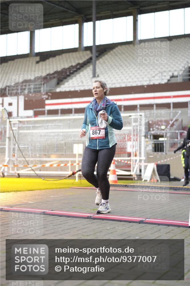 07.12.2025 - St. Pauli X-Mass-Run No. 15 Patografie http://msf.ph/oto/9377007 07.12.2025 10:06:44 Ziel 150, 217, 366, 867, 1007, 1103, 1505, 1735, 2129, 3189, 3330, 3333, 3970, 3971, 4735, 4738 meine-sportfotos.de