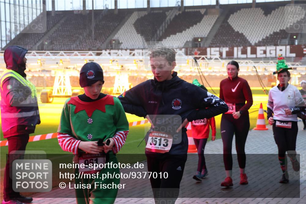 07.12.2025 - St. Pauli X-Mass-Run No. 15 Luisa Fischer http://msf.ph/oto/9377010 07.12.2025 10:00:03 Ziel 15, 961, 15, 3513, 1910, 4052, 63, 488, 910, 911, 934, 939, 961, 1112, 1120, 1763, 2186, 2204, 2207, 2657, 2729, 2964, 3513, 4029, 4051, 4052, 4465 meine-sportfotos.de