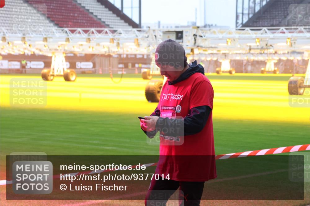 07.12.2025 - St. Pauli X-Mass-Run No. 15 Luisa Fischer http://msf.ph/oto/9377014 07.12.2025 10:25:17 Ziel 2024, 915, 974, 1012, 1986, 2071, 3152, 4078, 4079, 4091, 4092, 4135, 4136, 4155, 4177, 4335, 4431, 4474, 4496, 4497, 4513, 4514, 4530, 4541, 4542, 4766, 4780, 4846 meine-sportfotos.de