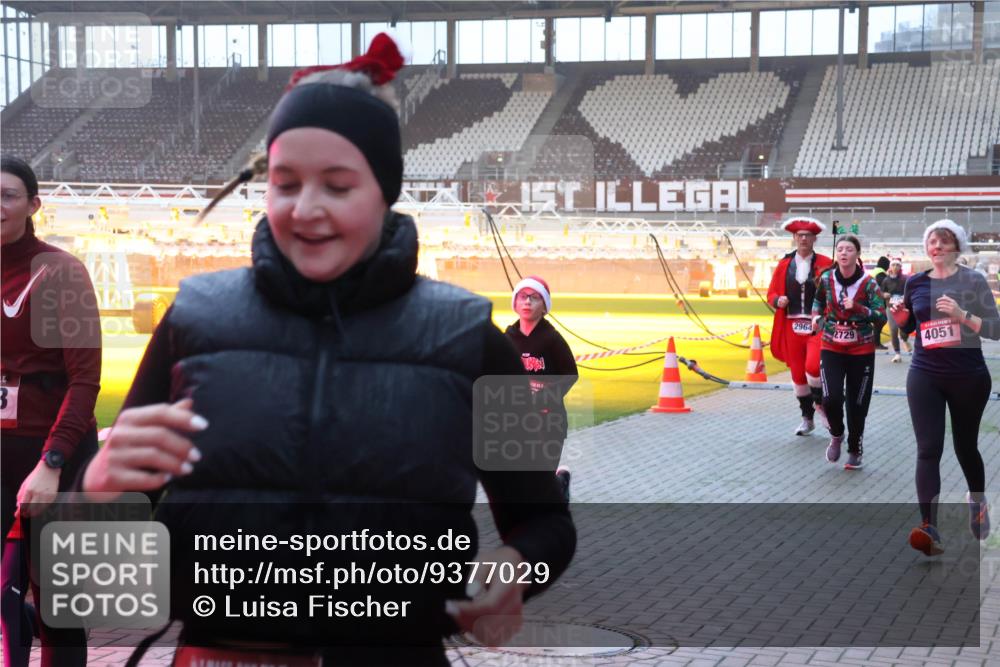 07.12.2025 - St. Pauli X-Mass-Run No. 15 Luisa Fischer http://msf.ph/oto/9377029 07.12.2025 10:00:06 Ziel 3, 2964, 2729, 4051, 488, 910, 911, 934, 939, 961, 1112, 1120, 1763, 2186, 2204, 2207, 2657, 2729, 2964, 3513, 4029, 4051, 4052, 4465 meine-sportfotos.de