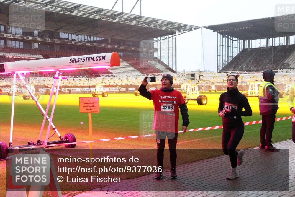 07.12.2025 - St. Pauli X-Mass-Run No. 15 Luisa Fischer http://msf.ph/oto/9377036 07.12.2025 10:25:22 Ziel 7824, 4286, 417, 915, 974, 1012, 1977, 1986, 1987, 1995, 2071, 3152, 3962, 4078, 4079, 4091, 4092, 4135, 4136, 4155, 4177, 4335, 4431, 4474, 4496, 4497, 4513, 4514, 4530, 4541, 4542, 4766, 4780, 4846 meine-sportfotos.de