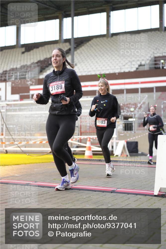 07.12.2025 - St. Pauli X-Mass-Run No. 15 Patografie http://msf.ph/oto/9377041 07.12.2025 10:06:46 Ziel 150, 217, 366, 867, 972, 975, 1007, 1103, 1505, 1735, 1736, 2129, 3189, 3330, 3333, 3970, 3971, 4735, 4738 meine-sportfotos.de