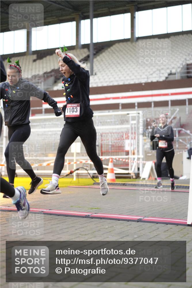 07.12.2025 - St. Pauli X-Mass-Run No. 15 Patografie http://msf.ph/oto/9377047 07.12.2025 10:06:46 Ziel 150, 217, 366, 867, 972, 975, 1007, 1103, 1505, 1735, 1736, 2129, 3189, 3330, 3333, 3970, 3971, 4735, 4738 meine-sportfotos.de