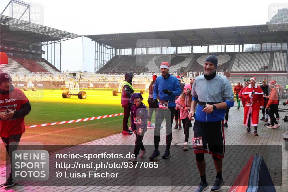 07.12.2025 - St. Pauli X-Mass-Run No. 15 Luisa Fischer http://msf.ph/oto/9377065 07.12.2025 10:25:25 Ziel 2024, 079, 4078, 091, 915, 974, 1012, 1977, 1986, 1987, 1995, 3152, 3962, 4078, 4079, 4091, 4092, 4135, 4136, 4155, 4177, 4201, 4204, 4335, 4431, 4474, 4496, 4497, 4513, 4514, 4530, 4541, 4542, 4766, 4780, 4846 meine-sportfotos.de